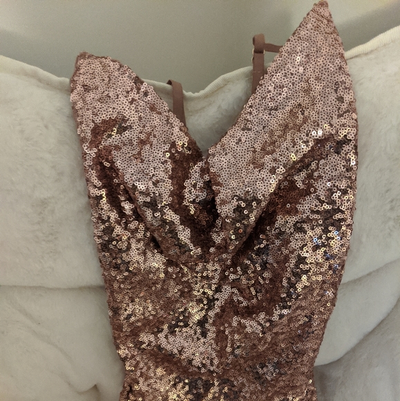 FASHION NOVA DRESS - Picture 3 of 4